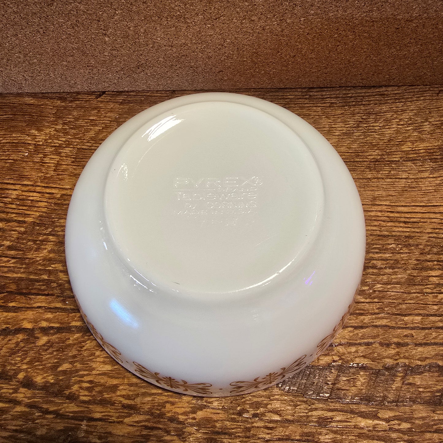 Pyrex Filigree Bowl
