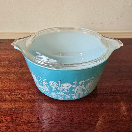 Pyrex Blue Amish Butterprint bowl