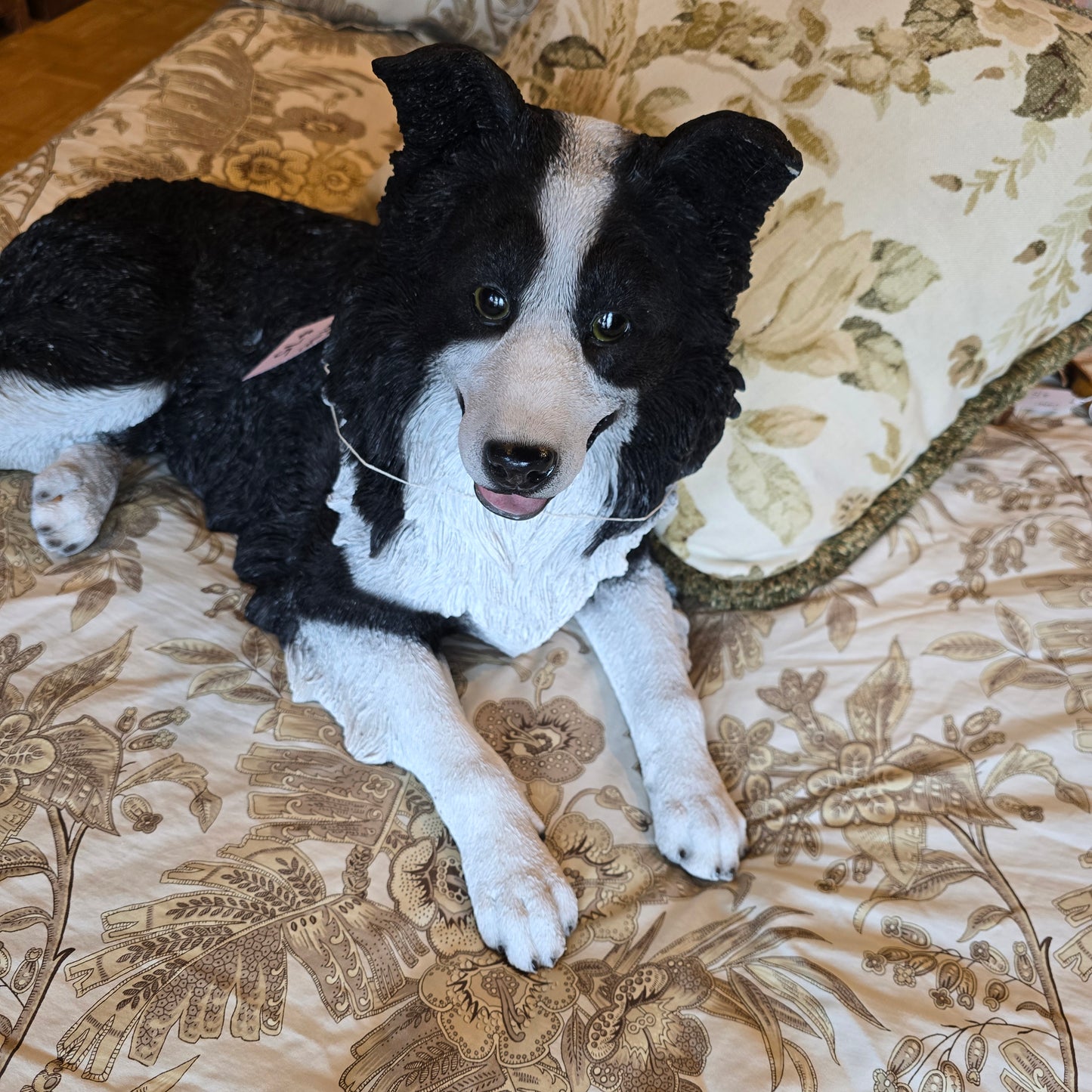 Border Collie Dog Statue