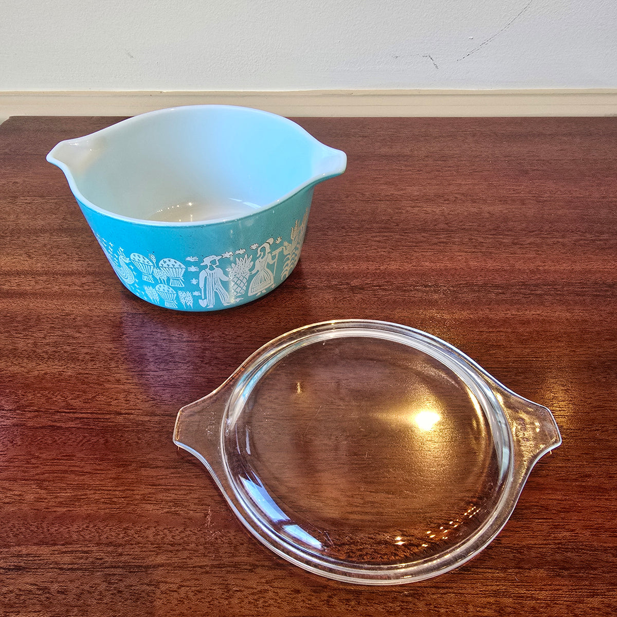 Pyrex Blue Amish Butterprint bowl