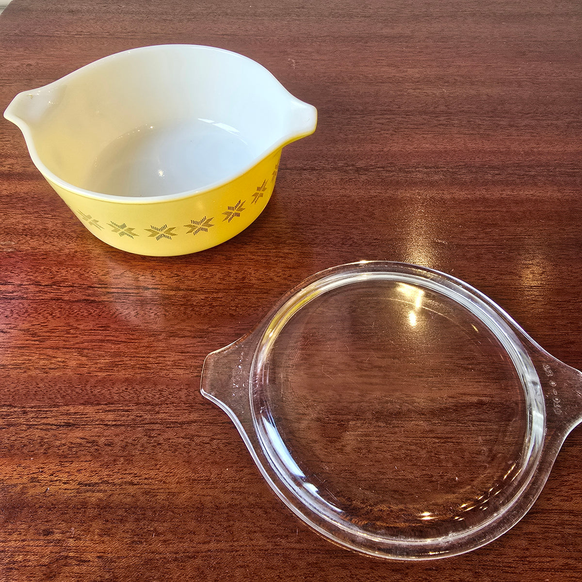 Pyrex Cinderella Town and Country Bowl