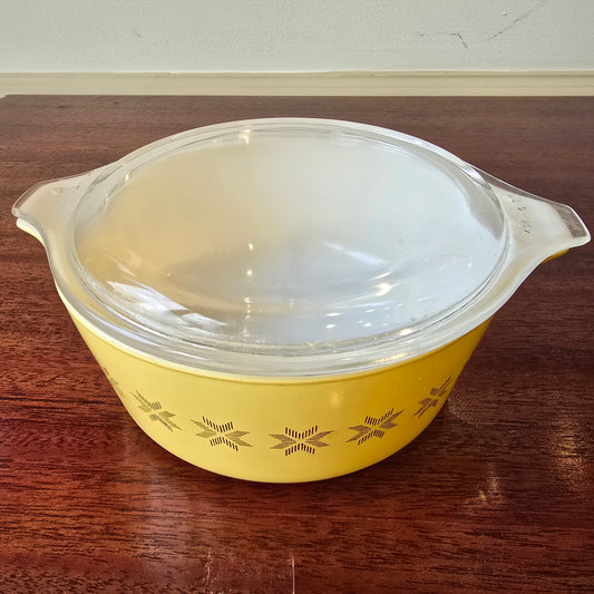 Pyrex Cinderella Town and Country Bowl