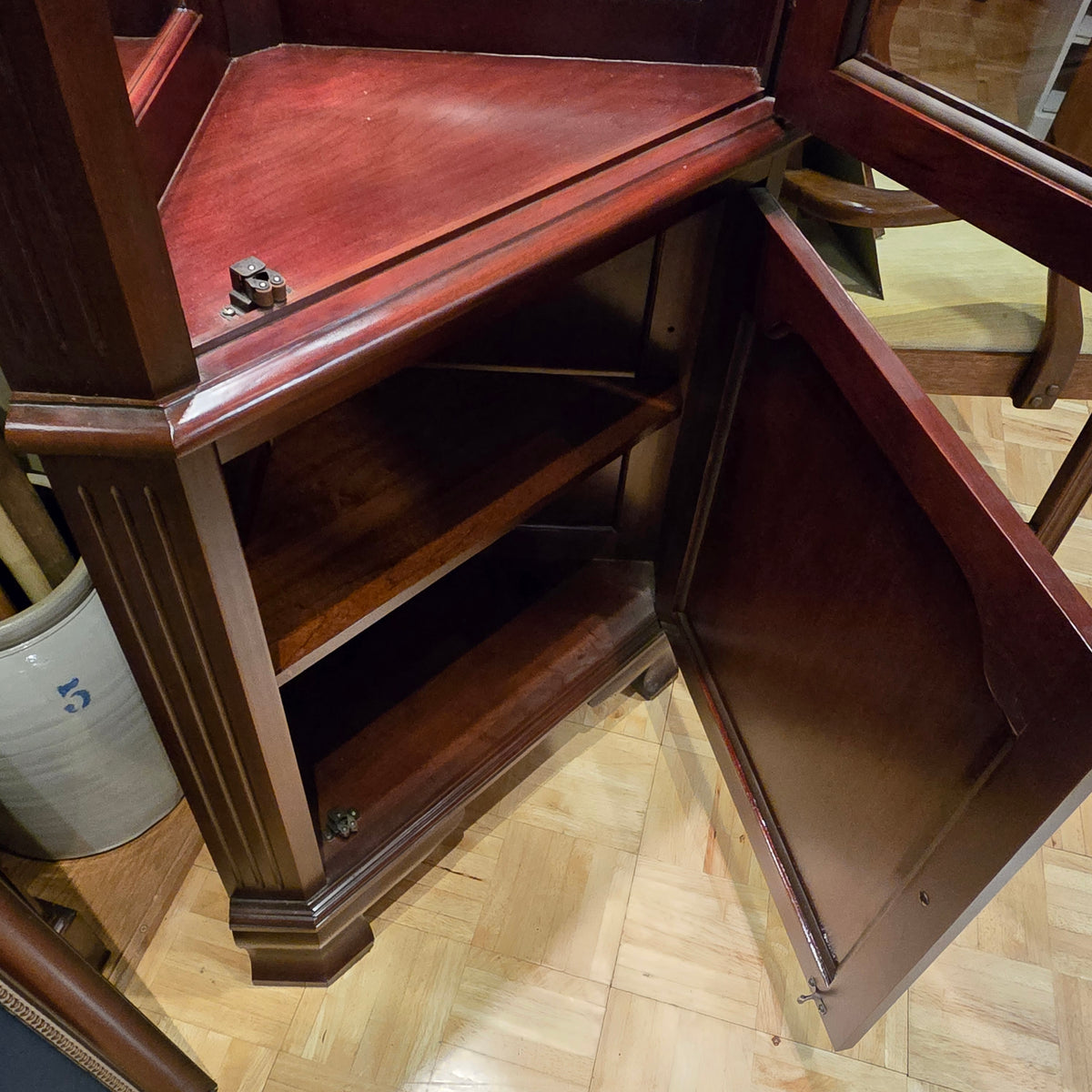Jasper Corner Curio