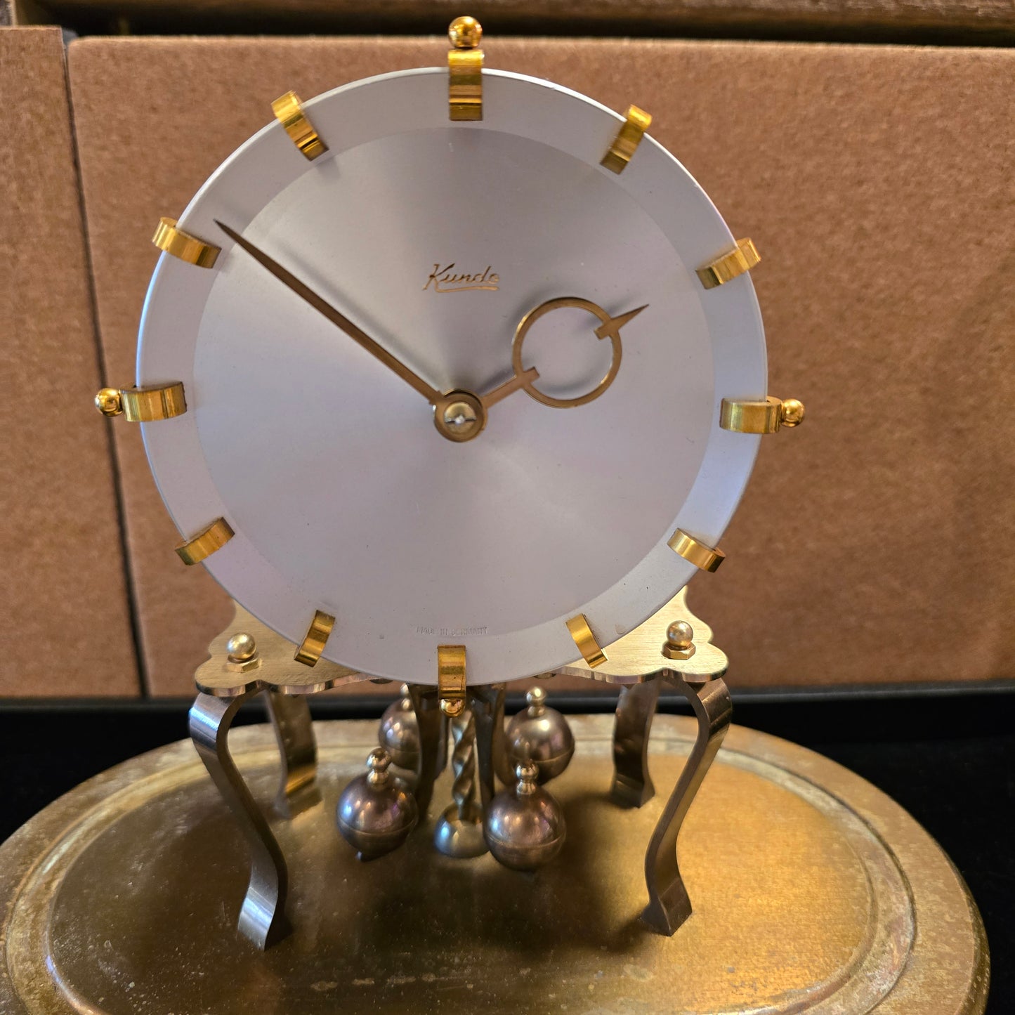 Kundo Anniversary Clock