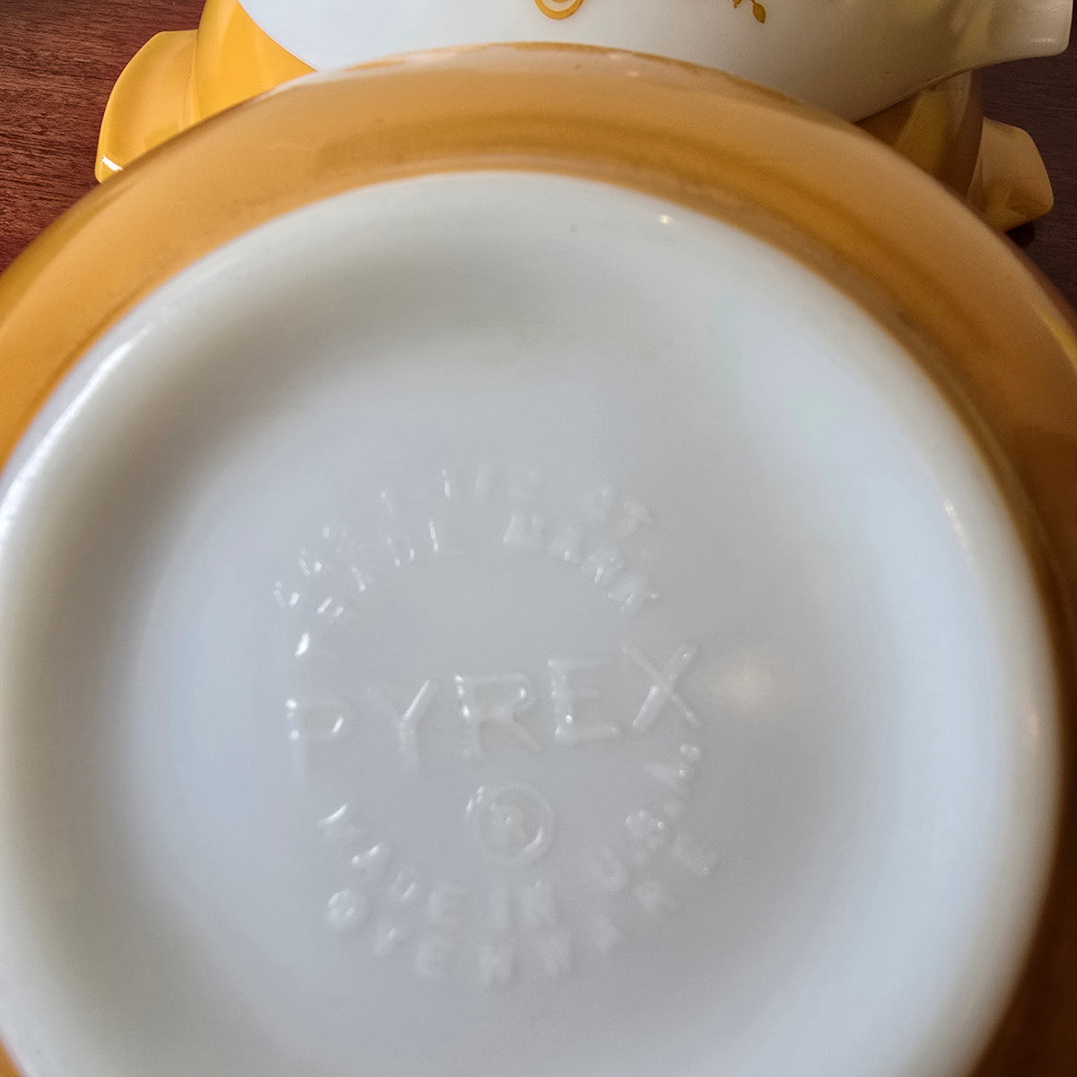Pyrex Cinderella Butterfly Gold 3 pc Set
