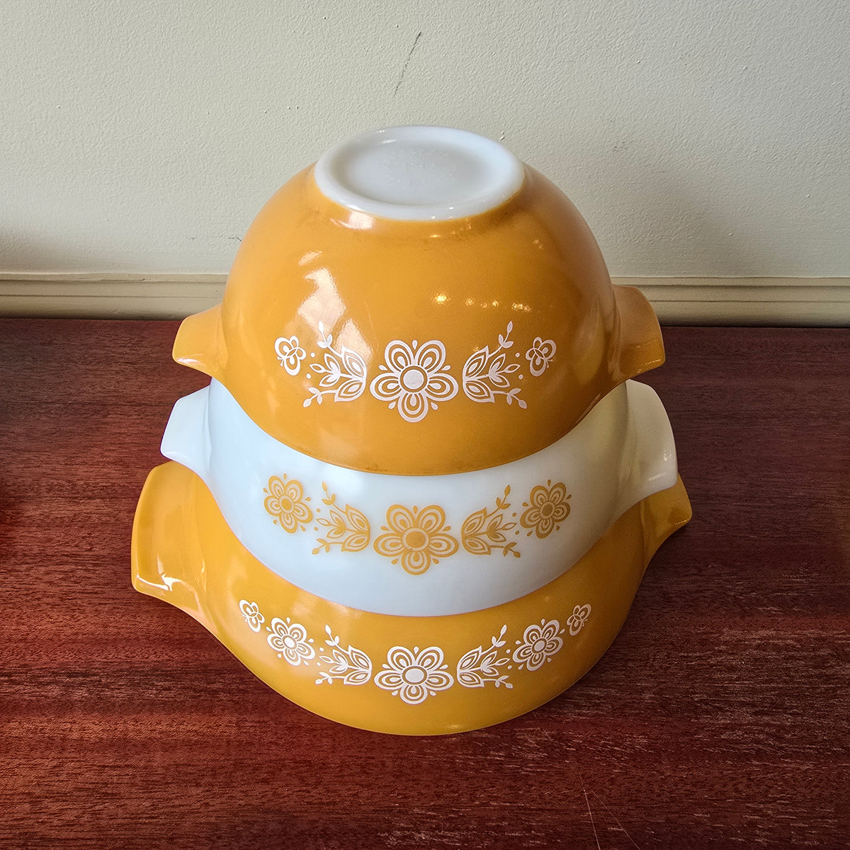 Pyrex Cinderella Butterfly Gold 3 pc Set